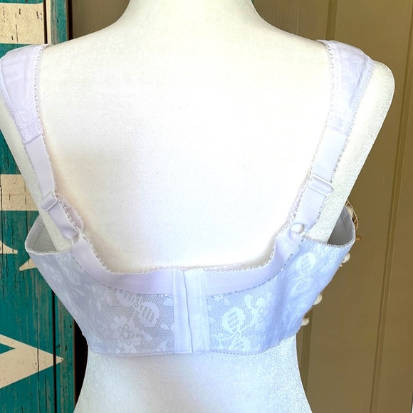 PLAYTEX WIRELESS BRA - Picture 3 of 8